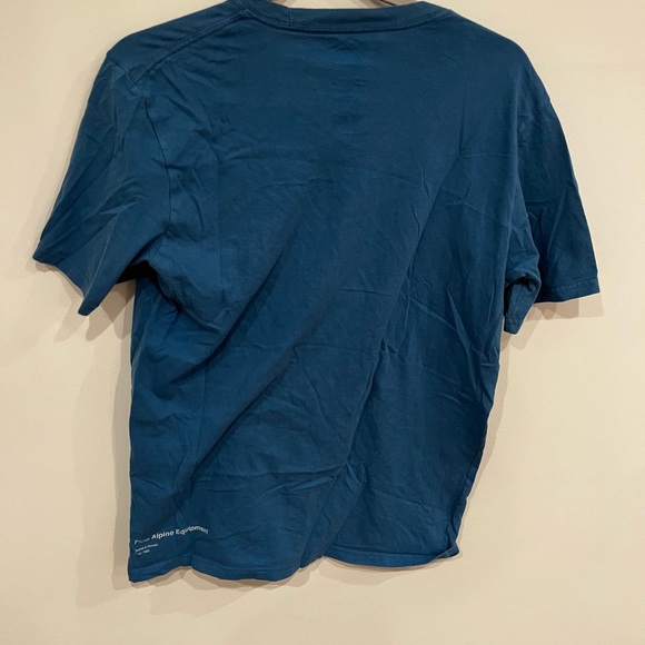 The North Face T-Shirt Men’s SZ. Small . Blue - Picture 3 of 4